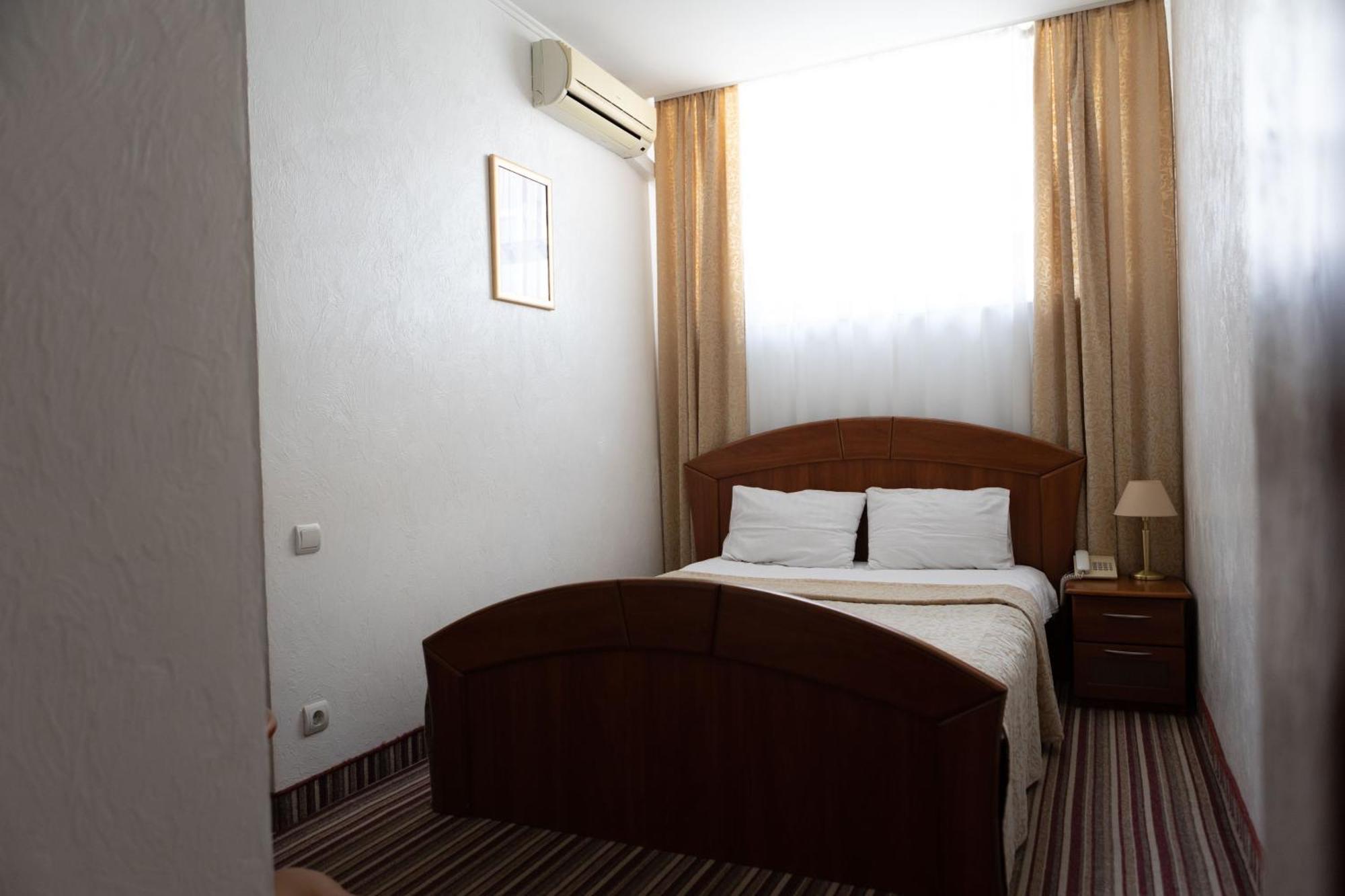 Hotel Kopa - Жолква Экстерьер фото