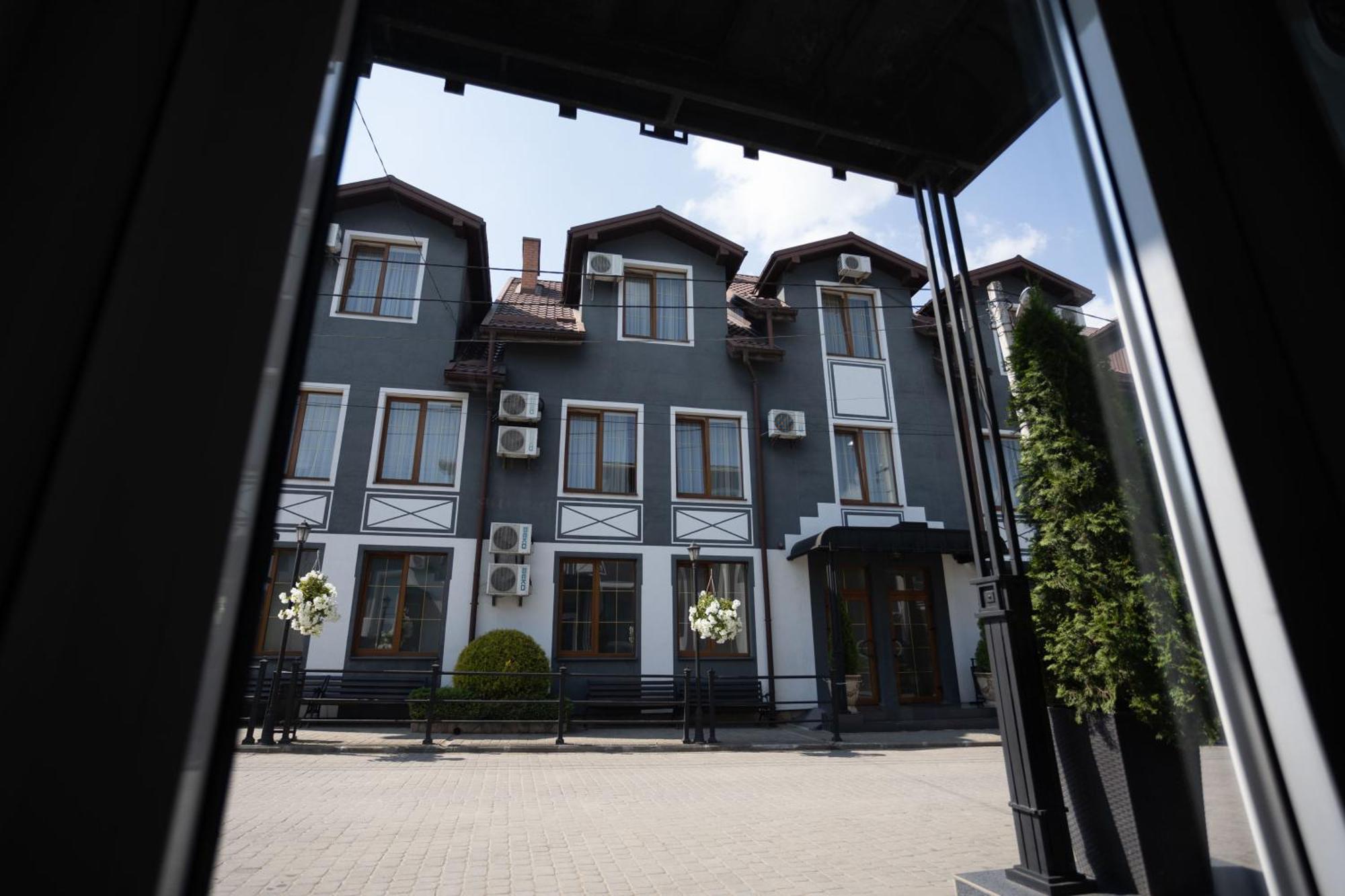 Hotel Kopa - Жолква Экстерьер фото